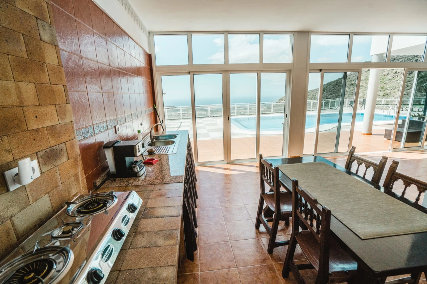 Kitchen dining